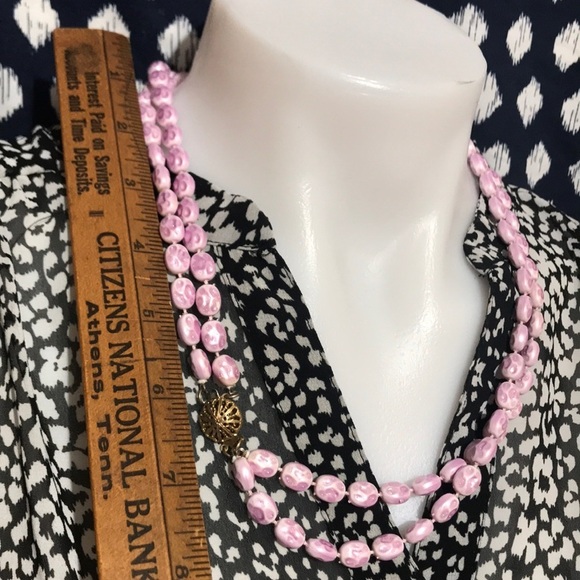 Vintage Purple Plastic Costume jewelry Necklace - Picture 6 of 6